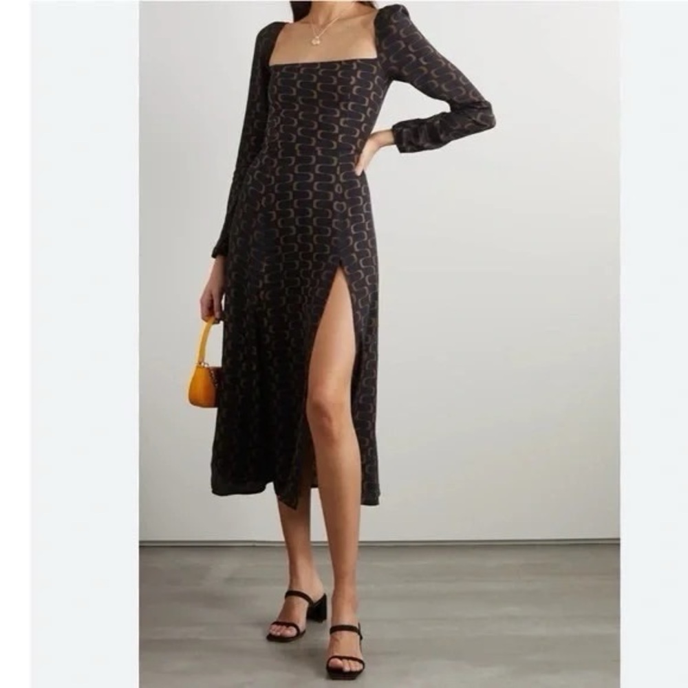 PERFECT Reformation Sigmund Dress in Linguine. Square neck midi 3/4 sleeve